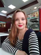 Помощник воспитателя. Высшее образование, опыт работы 8 месяцев