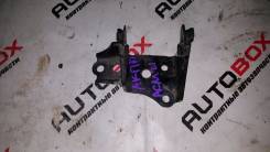 Кронштейн кпп. Toyota Ipsum, ACM21, ACM21W Toyota Picnic Verso, ACM20, ACM21 Toyota Avensis Verso, ACM21, ACM20 Двигатели: 2AZFE, 1AZFE