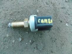 Концевик под педаль тормоза. Toyota Camry, SV40