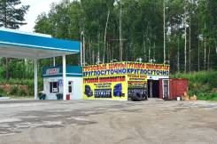 Грузовики.