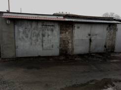 Боксы гаражные. р-н база дружба, 20 кв. м., электричество, подвал.