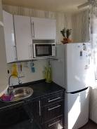 3-комнатная, улица Приморского Комсомола 7. Центр , 54 кв. м. Кухня