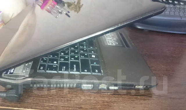 Asus N61DA. 16", 1,6����, ��� 4 ��, ���� 150���, WiFi: 1, ����������� �� 2��. ����