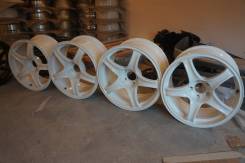 Advan Racing. 8.5x17", 5x114.30, ET31, ЦО 70,0 мм.