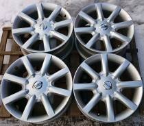 Nissan. 7.5x17, 5x114.30, ET35, ЦО 66,1 мм.