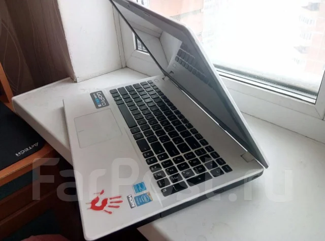 Asus X502CA. 15.4", 1,8����, ��� 4 ��, ���� 750���, WiFi: 1, Bluetooth: 1, ����������� �� 1��. ����