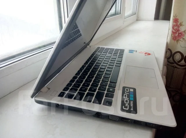 Asus X502CA. 15.4", 1,8����, ��� 4 ��, ���� 750���, WiFi: 1, Bluetooth: 1, ����������� �� 1��. ����