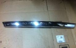 Накладка крышки багажника. Infiniti QX56 Infiniti QX80