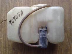 Бачок стеклоомывателя. Toyota