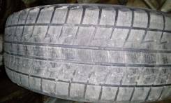 Bridgestone Blizzak Revo1. Всесезонные, износ: 30%, 2 шт