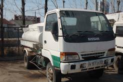 Nissan Atlas. Бензовоз 4 WD, 4 600 куб. см., 3 200,00 куб. м.