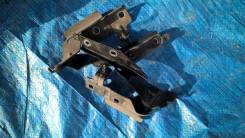 Крепление капота. Infiniti M35, Y50 Infiniti M25 Nissan Fuga, PY50, PNY50, GY50, Y50 Двигатель VQ35DE