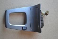 Консоль центральная. Subaru Forester, SG5, SG9