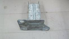 Кронштейн усилителя бампера. Renault Megane Renault Scenic Двигатели: K9K, F9Q, K4J, F4R, M9R, K4M