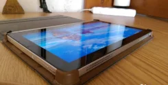 Acer Iconia Tab W700 ����