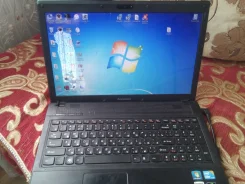 Lenovo G560. 15", 2,5����, ��� 6 ��, ���� 500���, WiFi, Bluetooth