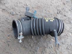 Патрубок воздухозаборника. Toyota Vista Ardeo, ZZV50G, ZZV50