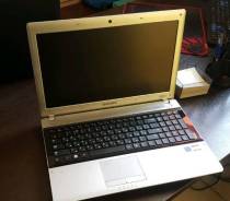 Samsung. 15.6", ОЗУ 4096 Мб, аккумулятор на 8 ч.