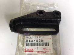 Кронштейн ролика. Toyota Land Cruiser, HDJ80, HDJ81, HZJ80 Двигатели: 1HZ, 1HDT, 1HDFT