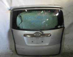 Спойлер на заднее стекло. Toyota Ractis, NCP100, SCP100 Двигатели: 1NZFE, 2SZFE
