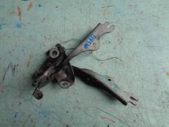 Крепление капота. Mazda Demio, DY3R, DY5W, DY3W, DY5R Mazda Verisa, DC5W, DC5R