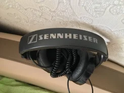 Sennheiser HD 215 ����
