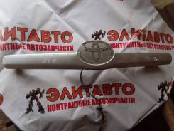 Накладка крышки багажника. Toyota Camry, ACV40, ACV45, ACV41