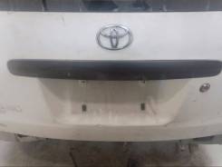 Накладка крышки багажника. Toyota Probox, NCP58G, NCP51, NCP50, NCP52, NCP55, NCP58, NCP51V, NCP52V, NCP50V, NCP55V Двигатели: 2NZFE, 1NZFE, 1NZFNE