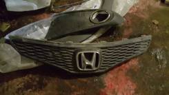 Решетка радиатора. Honda Jazz, GE6, GE1, GG6, GD5, GP1, GD1, UCS69DWH Honda Fit, GE9, GE, GE6, GE8, GP1, GP4, GE7 Двигатели: L13Z1, L12B1, L12A, LDA3...