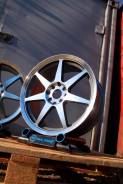 RAYS. 7.5x17, 4x98.00, 4x100.00, 4x114.30, ET35, ЦО 73,1 мм.