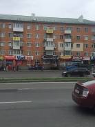 Магазин, офис-продаж - 86,6 м - самое проходное место на Столетии. 86 кв. м., проспект 100-летия Владивостока 43, р-н Столетие. Дом снаружи