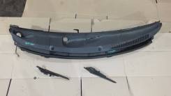 Решетка под дворники. Toyota Ractis, NCP100, SCP100, NCP105 Двигатели: 1NZFE, 2SZFE