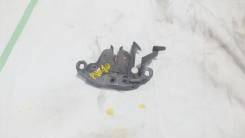 Замок капота. Nissan Avenir, PNW10, SW10, VENW10, W10, VEW10, PW10, VSW10 Двигатели: SR20DET, CD20, SR18DE, SR18DI, CD20T, GA16DS, SR20DE