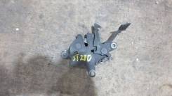 Замок капота. Toyota Caldina, ST215, AT211, ST210G, ST210, CT216 Двигатели: 7AFE, 3SGTE, 3CTE, 3SGE, 3SFE