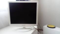Samsung. 19" (48 см), технология LCD (ЖК)