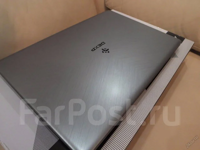 Sony VAIO VPC-P11S1R/D. 15.6", 2,7����, ��� 4 ��, ���� 500���, WiFi: 1, Bluetooth: 1, ����������� �� 4��. ����
