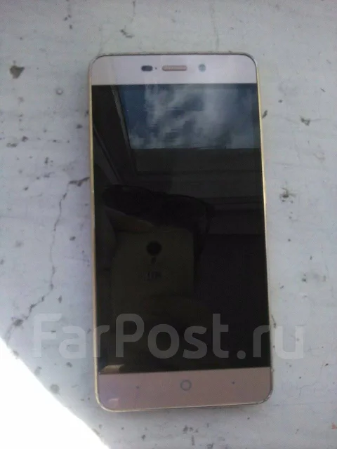 ZTE Blade X3. �/� ����