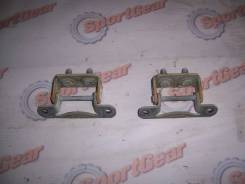 Крепление двери багажника. Subaru Forester, SG9L, SG, SG69, SG6, SG5, SG9 Двигатели: EJ205, EJ204, EJ20A, EJ254, EJ201, EJ255, EJ203, EJ202