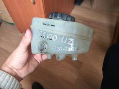 Бачок для тормозной жидкости. Toyota Cresta, JZX105, GX105, JZX100, GX100, LX100 Toyota Mark II, JZX105, GX105, JZX100, GX100, LX100 Toyota Chaser, GX...