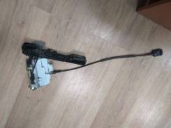 Крепление ручки двери. Nissan Primera, P12 Двигатели: QG16DE, YD22DDT, QR20DE, QG18DE, F9Q