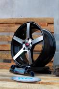 Vossen. 8.0x17, 5x114.30, ET33, ЦО 73,1 мм.