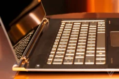 HP Spectre 13. 13.3", 3 100����, ���� 960���, WiFi: 1, Bluetooth: 1, ����������� �� 11��. ����