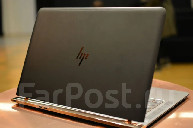 HP Spectre 13. 13.3", 3 100����, ���� 960���, WiFi: 1, Bluetooth: 1, ����������� �� 11��. ����