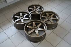 RAYS VOLK RACING. 8.5x19, 5x114.30, ET30, ЦО 67,0 мм.