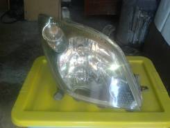 Фара. Toyota ist, NCP65, NCP61, NCP60 Двигатели: 1NZFE, 2NZFE