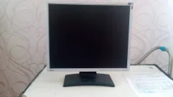 BenQ. 17", ���������� �� (LCD)