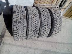 Bridgestone Blizzak Spike-01. Зимние, шипованные, износ: 20%, 4 шт