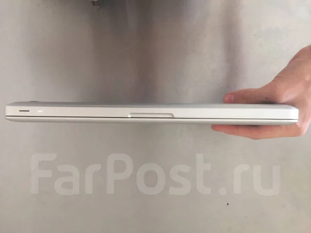 Apple MacBook 13. 13.3", 2,4����, ��� 6 ��, ���� 128���, WiFi: 1, Bluetooth: 1, ����������� �� 6��. ����