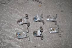Крепление боковой двери. Nissan Bluebird, EU14, HU14, HNU14, ENU14, SU14, QU14