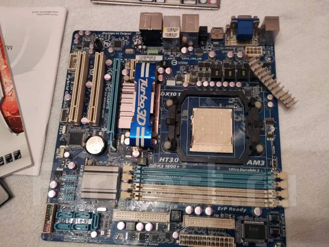 AMD 880G ����